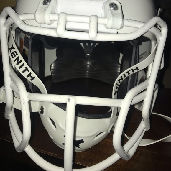 *Xenith shadow, size medium, varsity helmet - Picture 3 of 7